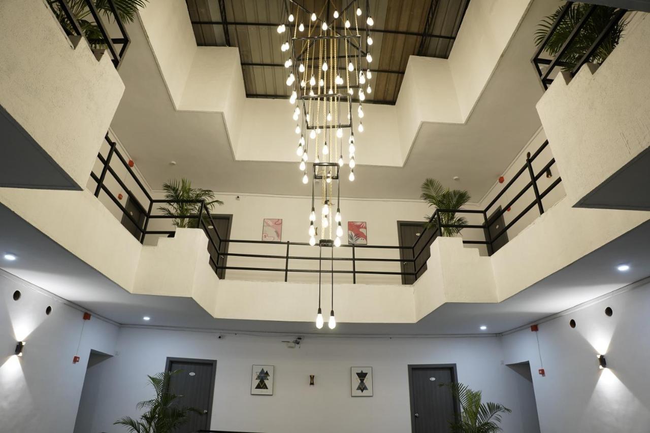 סוראט Hotel Royal Accord מראה חיצוני תמונה