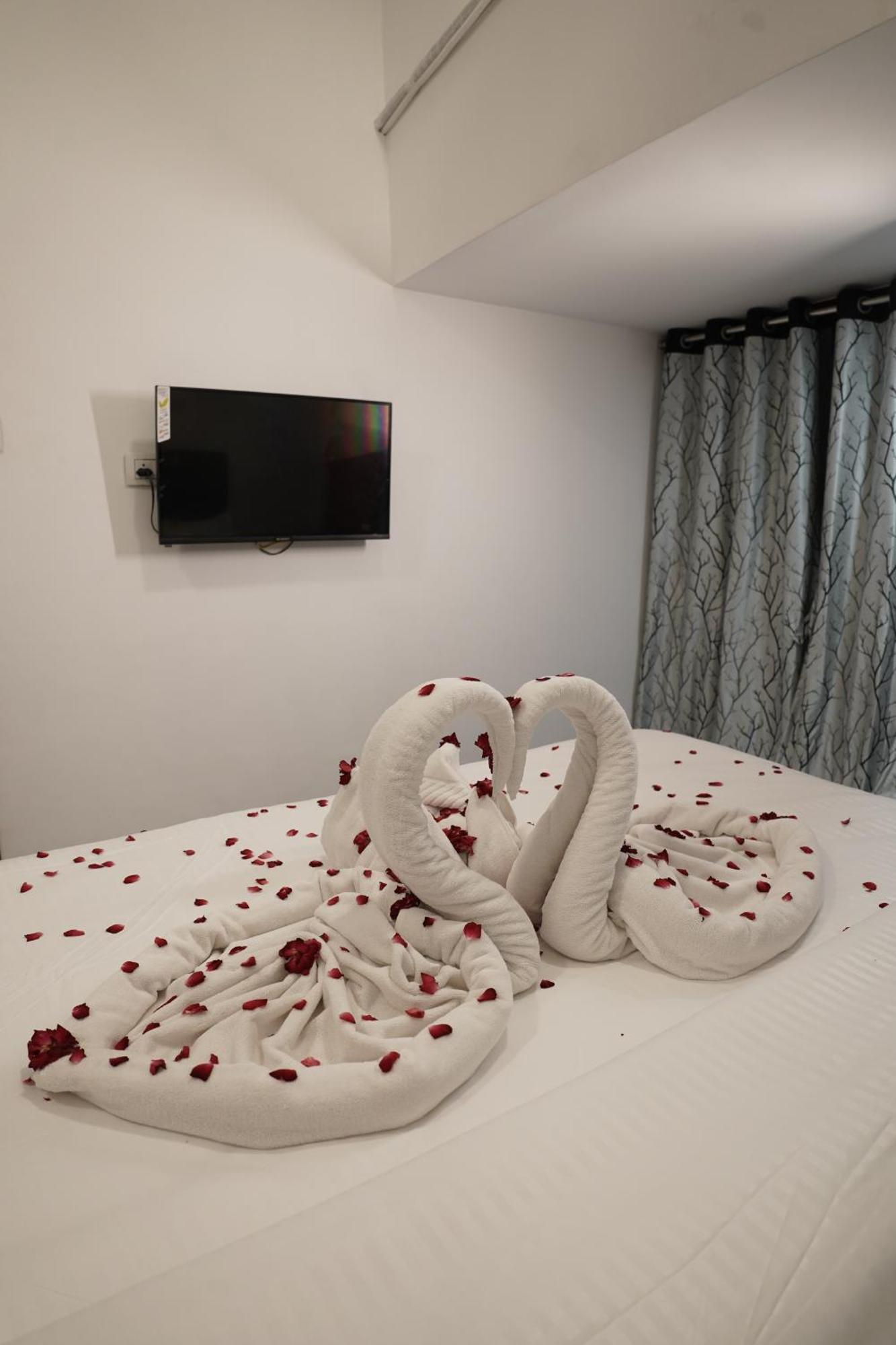סוראט Hotel Royal Accord מראה חיצוני תמונה