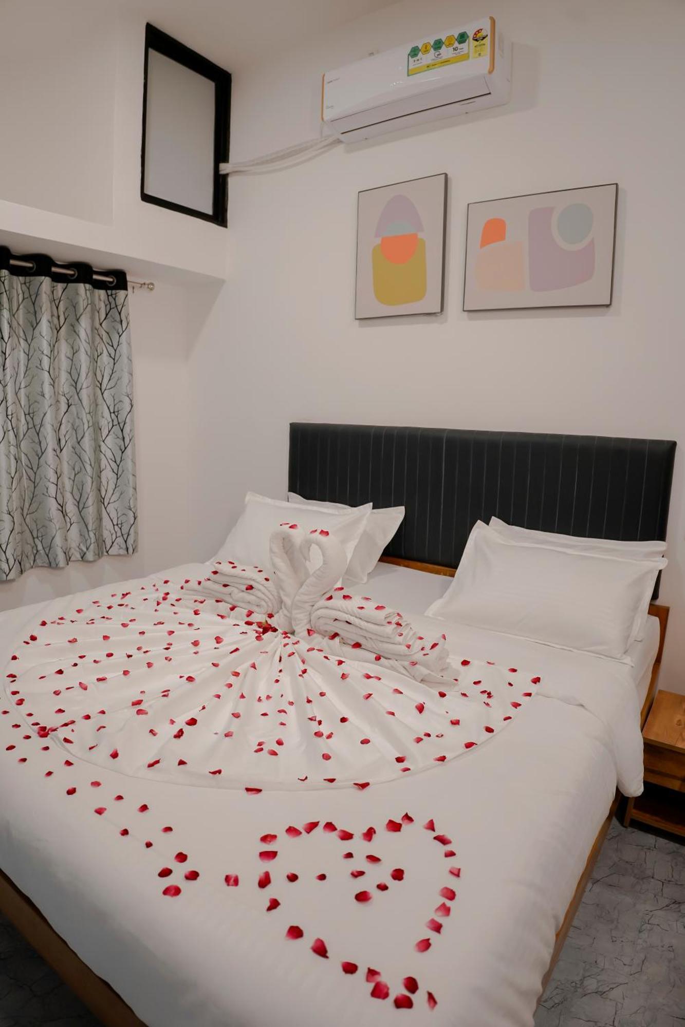 סוראט Hotel Royal Accord מראה חיצוני תמונה