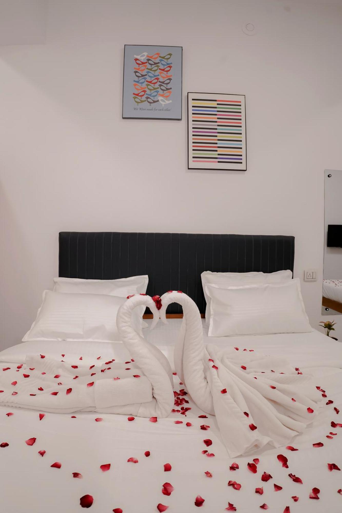 סוראט Hotel Royal Accord מראה חיצוני תמונה